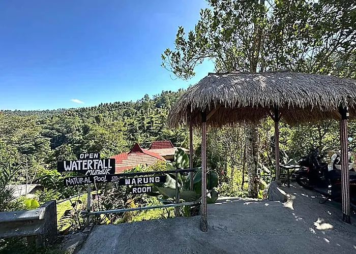 Munduk Tutub Waterfall View バリ島