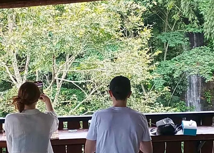 ホテル Munduk Tutub Waterfall View