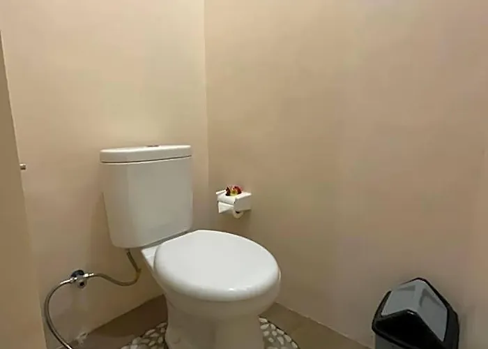 ホテル Munduk Tutub Waterfall View 5*